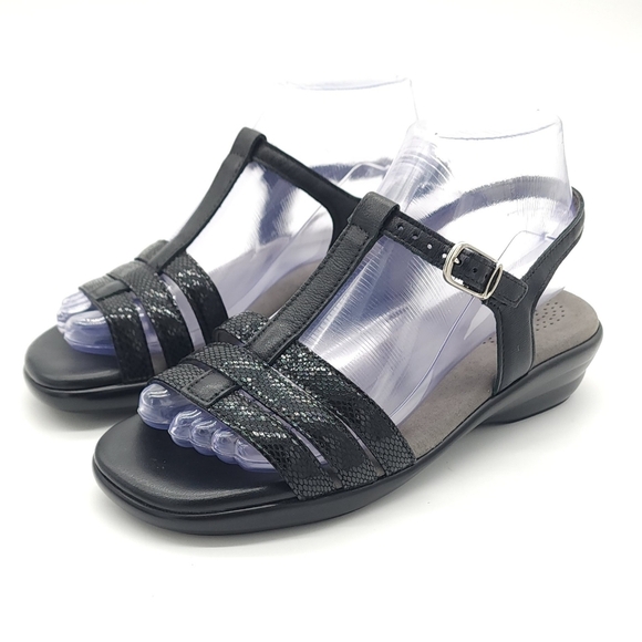 SAS Capri Sandal Black Snake Leather T-Strap Open Toe Comfort Size 6.5 WW - Picture 2 of 9